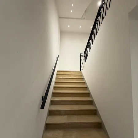 Adriano Space Апартаменты *